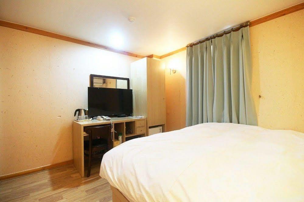 Jeonju Tourist Hotel מראה חיצוני תמונה